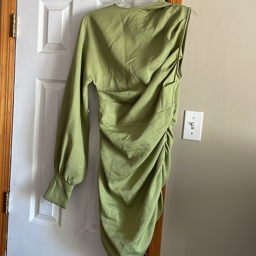 Pretty Little Thing Sage One Shoulder Dress - Picture 4 of 4